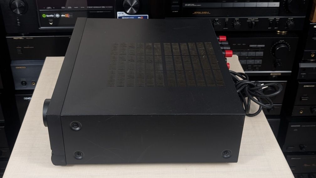 Harman Kardon HK680 Audiofilski wzmacniacz stereo