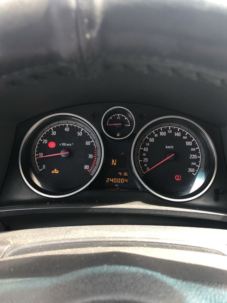 Opel  Zafira 1.8 газ/ бензин