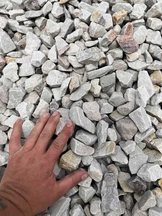 Kamień kliniec gruz betonowy kruszywo tłuczeń piasek siany i płukany