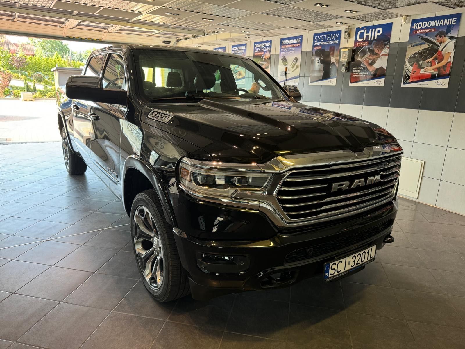 RAM 1500 - limited -długa paka-pneumatyka