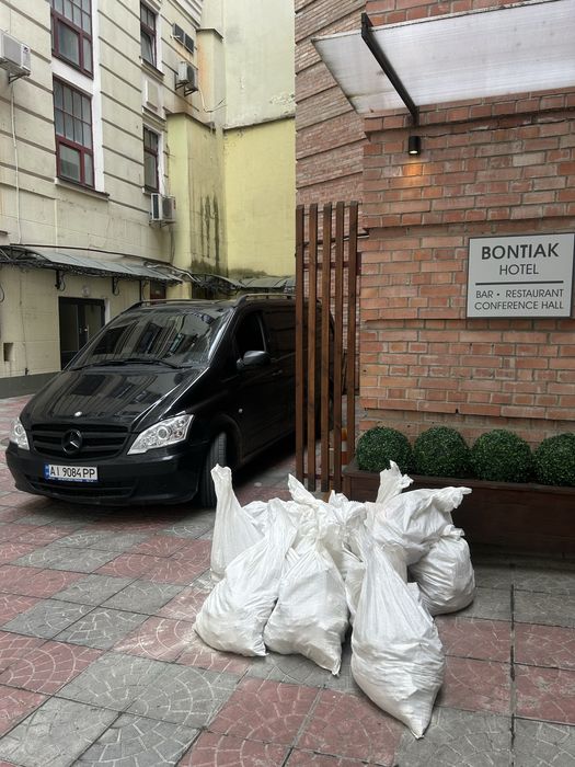 Вантажне таксі , вивіз будівельного сміття , послуги вантажників