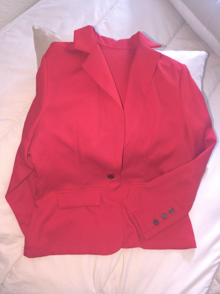 Blazer vermelho sem bolsos