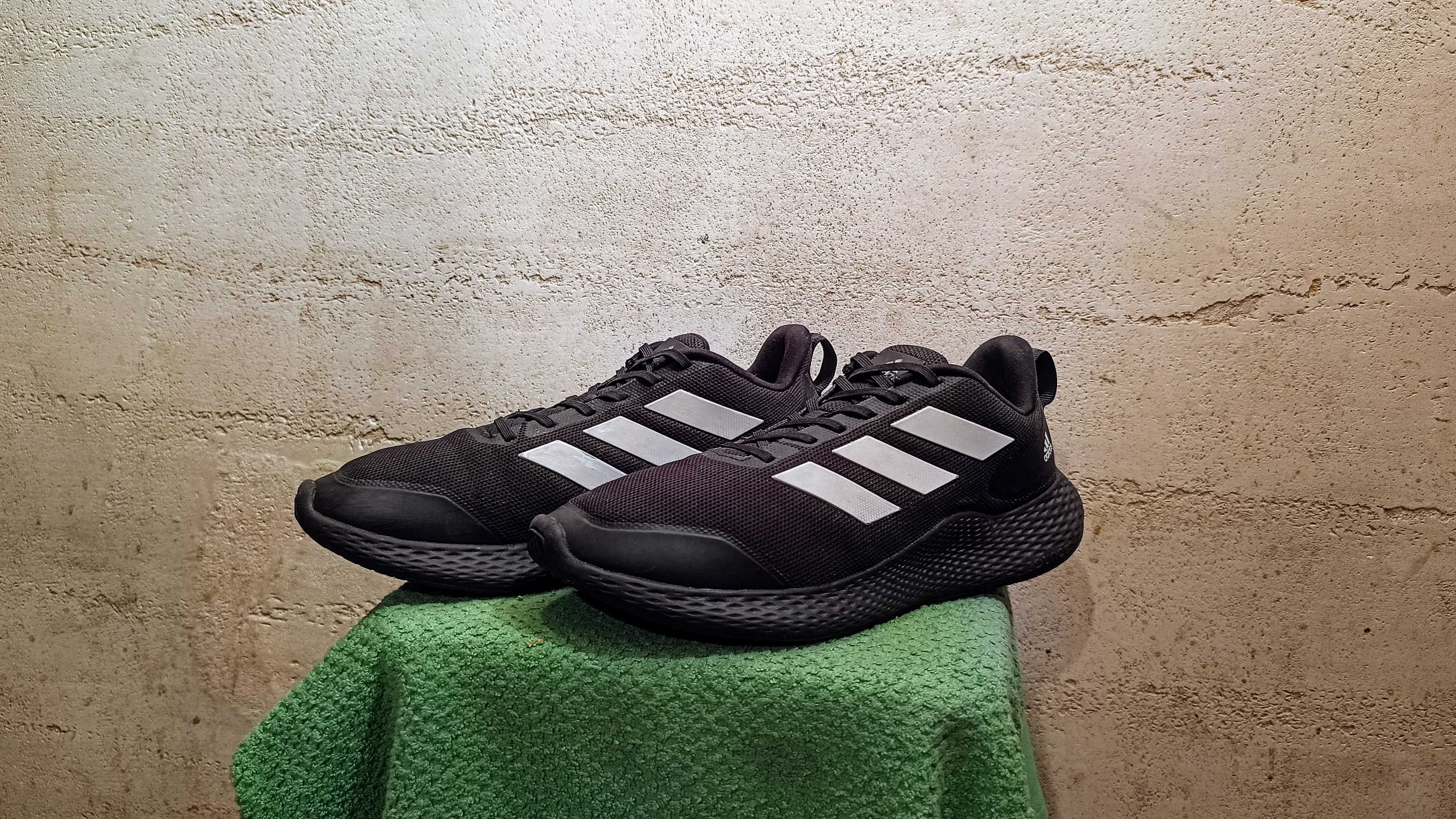 Buty do biegania ADIDAS EDGE GAMEDAY r.44 2/3 stan bardzo dobry