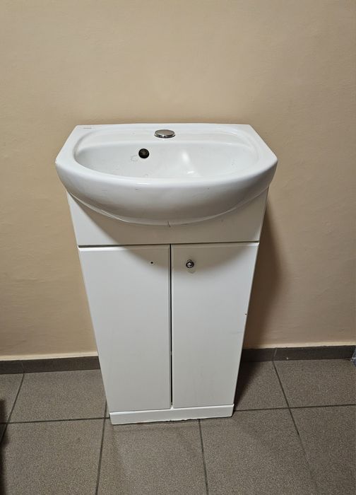 Szafka łazienkowa z umywalką