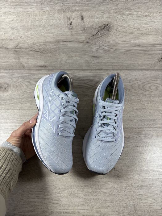 Mizuno Wave Inspire 18 жіночі кросівки в зал 38 розмір