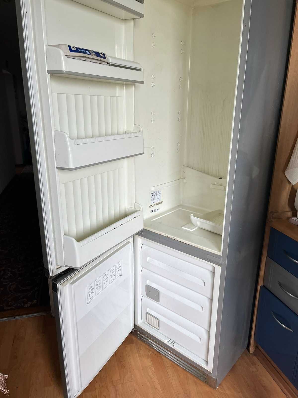 Холодильник бувший у використанні