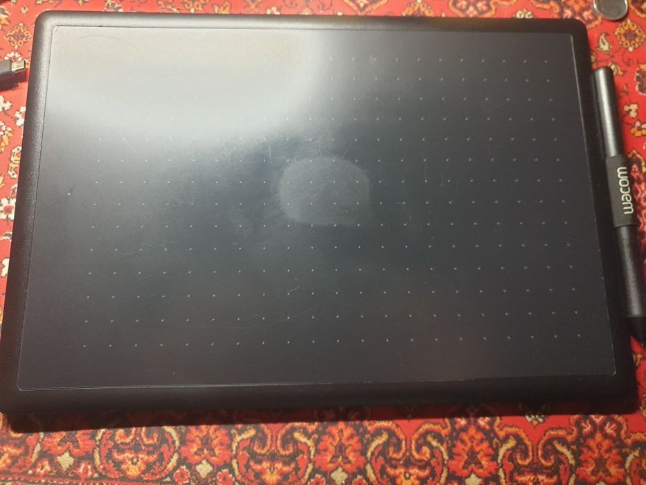 One by Wacom CTL-672