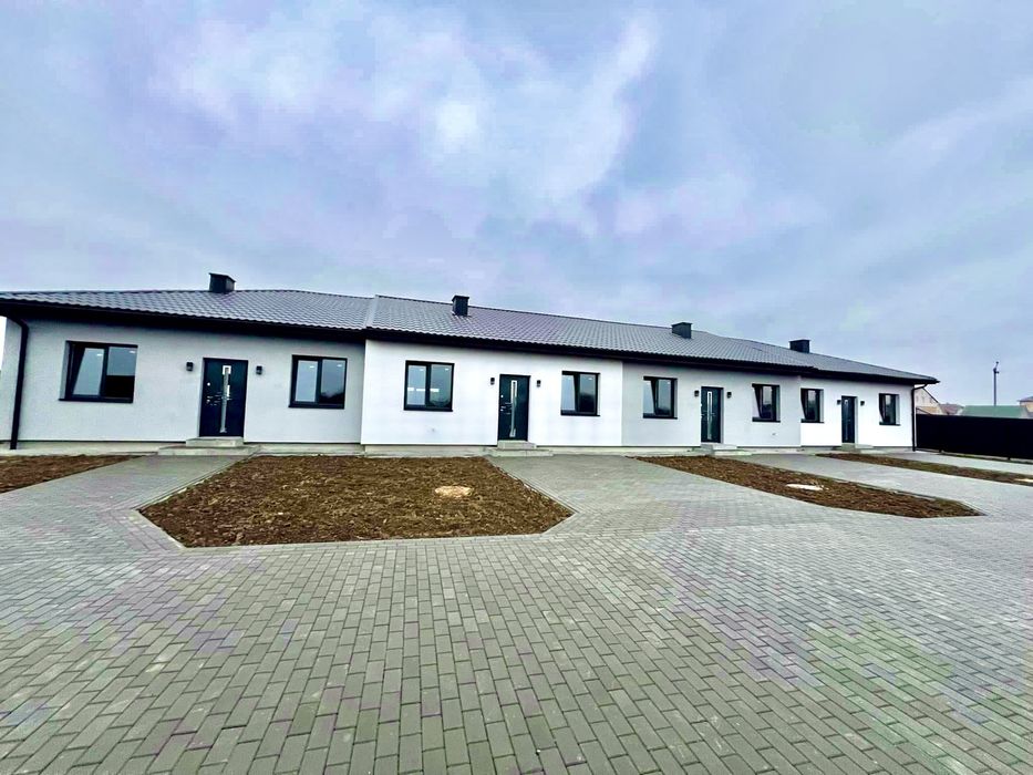 Продаж середнього таунхауса з ремонтом у с.Підгайці