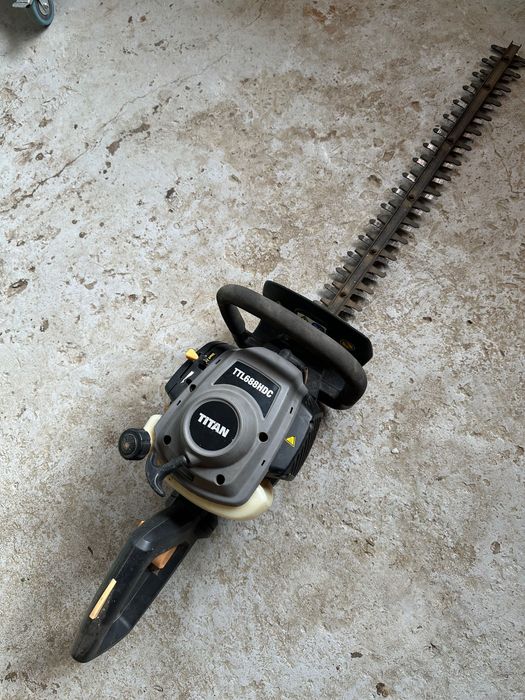 Nozyce spalinowe do żywopłotu Titan