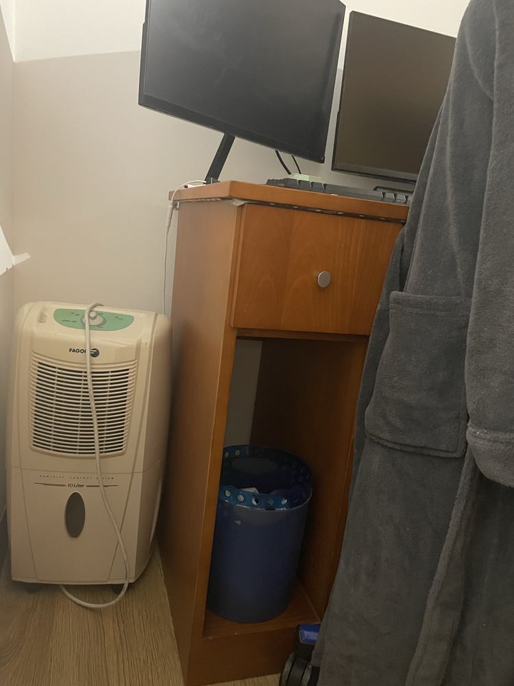 Secretaria de madeira