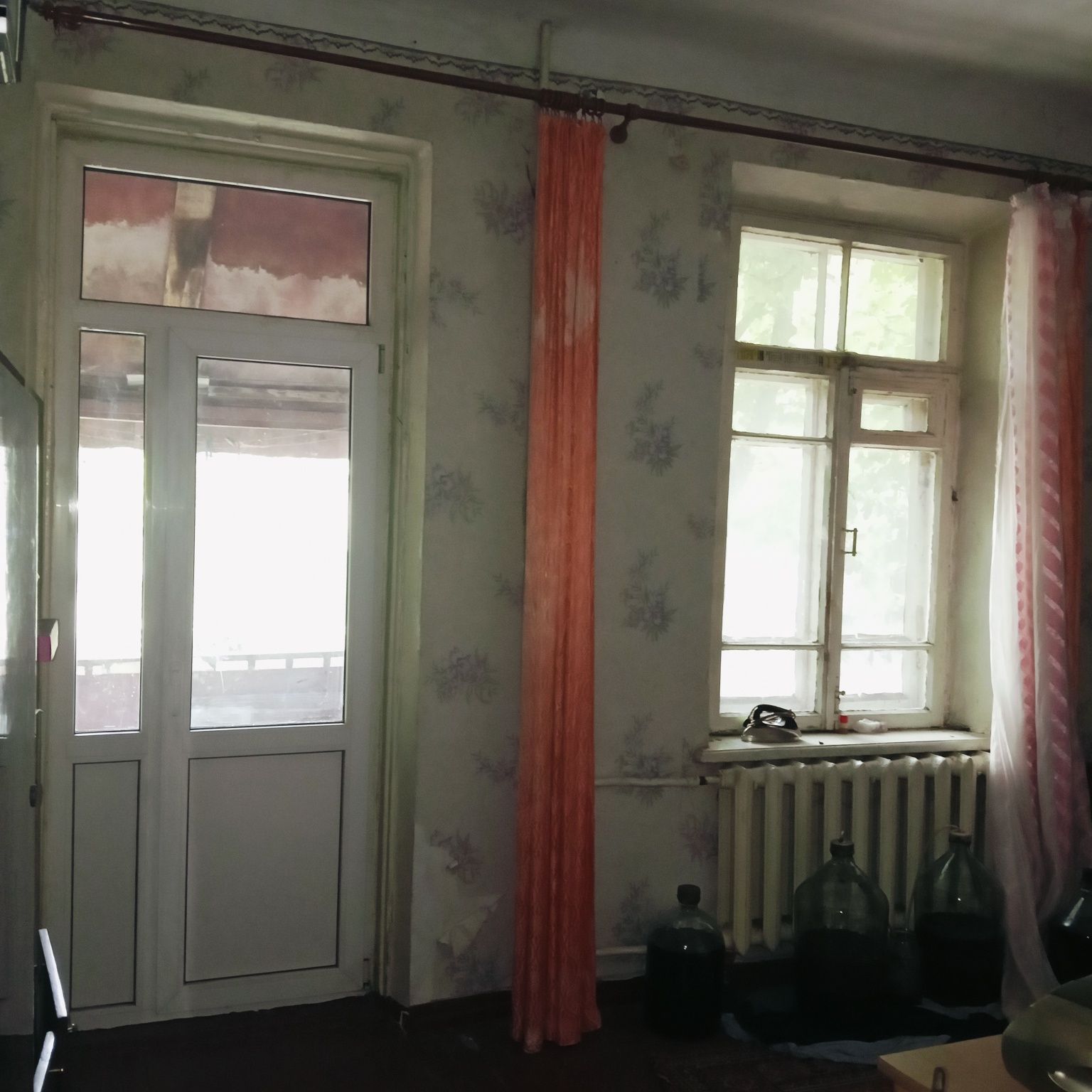 Продам 2х комнатную квартиру в центре Каменского.