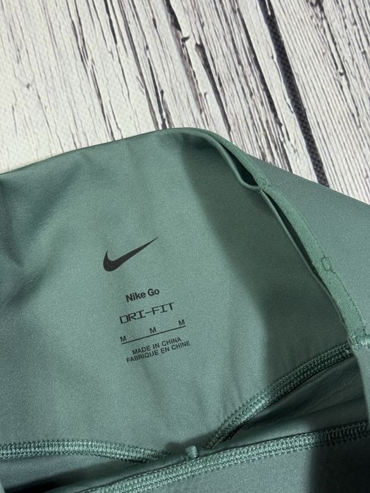 Nike go  лосины оригинал m размер