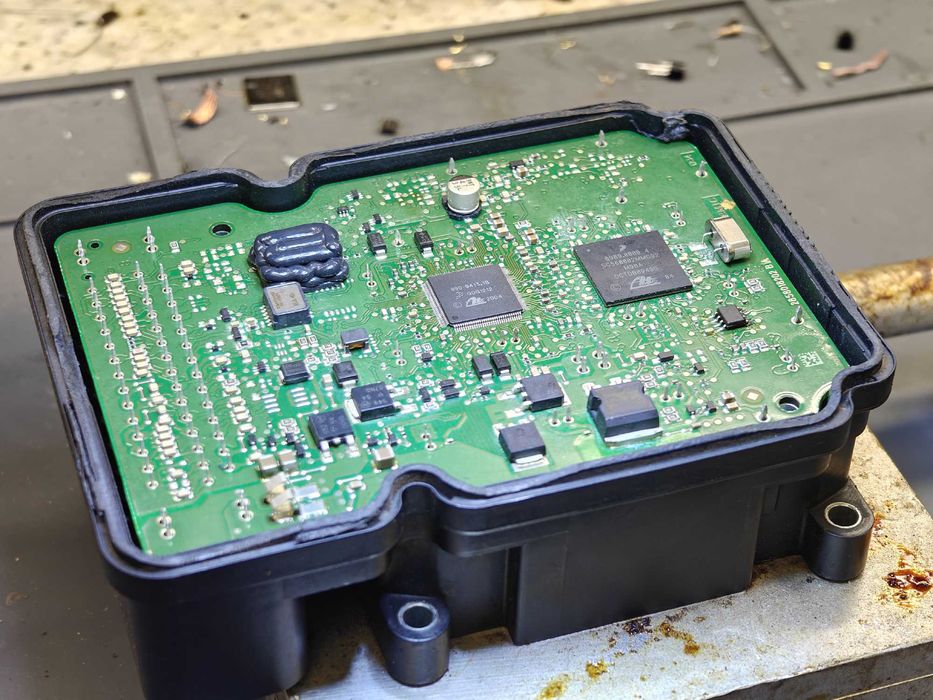 Pompa hamulcowa ABS naprawa regeneracja 1K0.907.379AD / 1K0.614.517BD