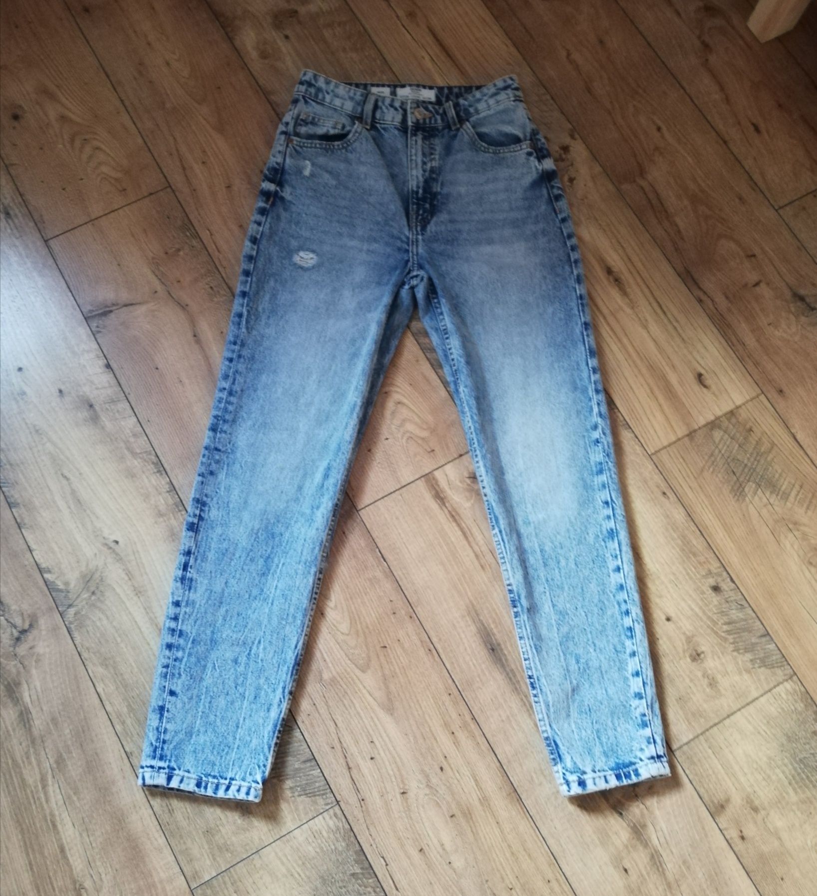 Mom jeans Bershka r.36 (S)