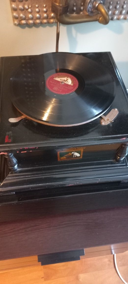 Grafonola His Master Voice