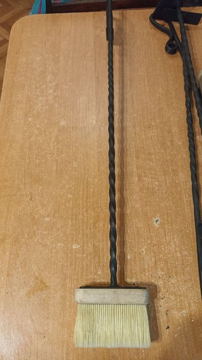 Совок и кочерга (комплект), щипцы, щетка