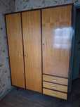 Guarda fatos com cama vintage