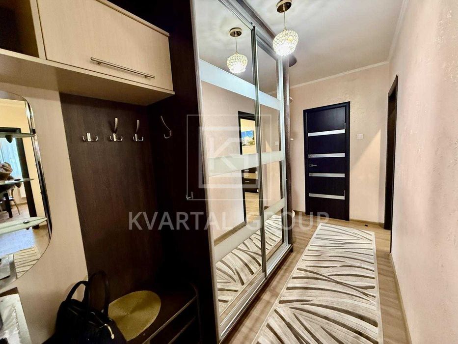 Двокімнатна з ремонтом, Єоселя Впо, сертифікат, біля парків