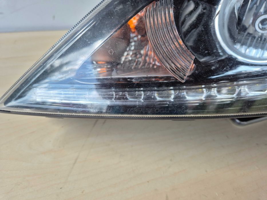 Kia Sportage III lift lampa przednia lewa przód led.