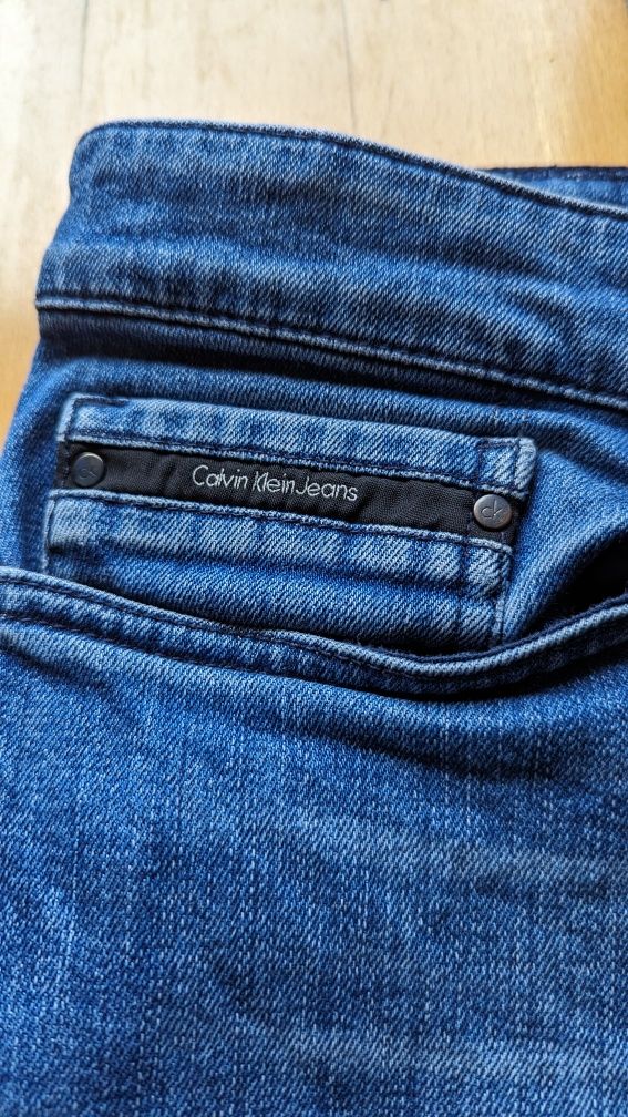 Jeansy Calvin Klein super stan
