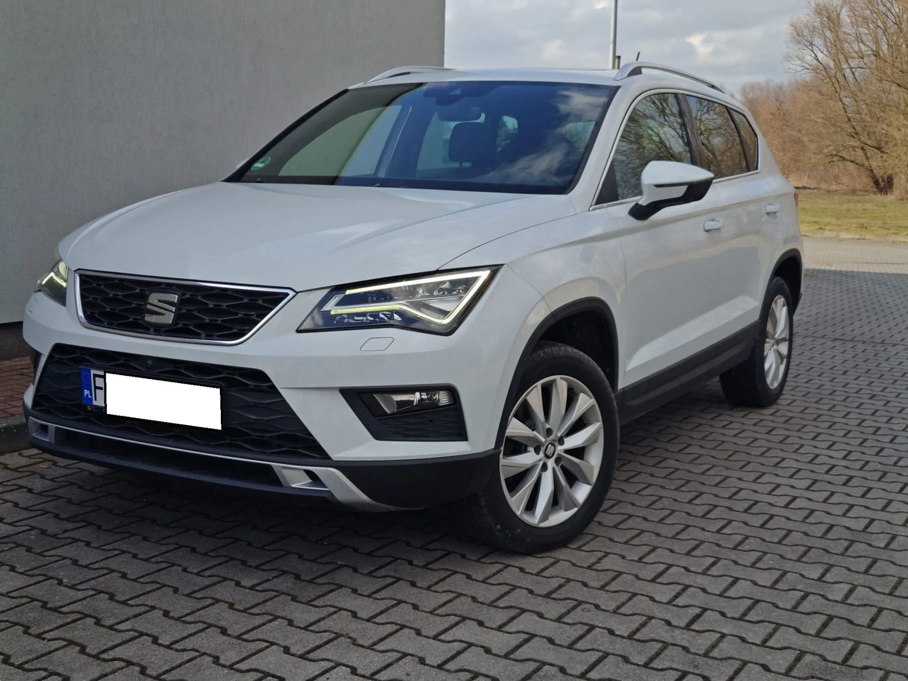Seat Ateca Rezerwacja do 5.07/Panorama/ Kamery 360 / Webasto / 4X4 / Serwis / Hak