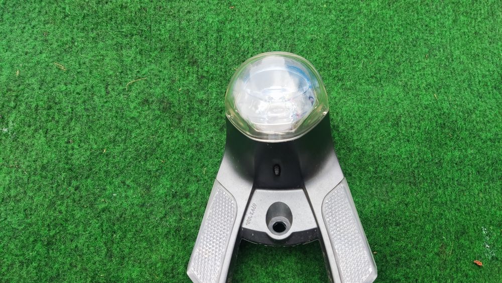 Lampa przednia Gazelle na Dynamo