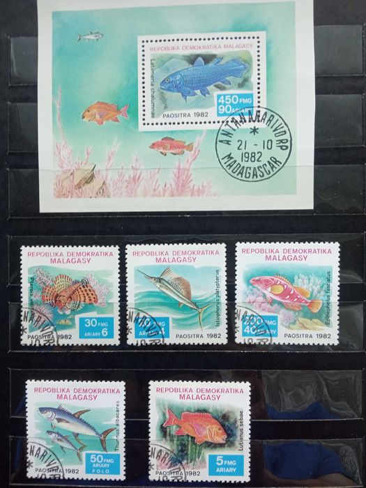 Три серии марок + блок на тему "Фауна" одним лотом