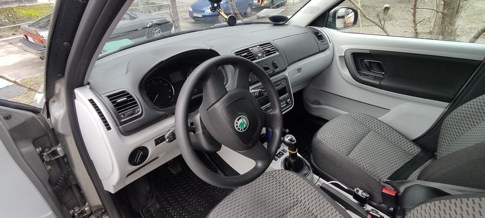 Продам Шкода фабія 2010