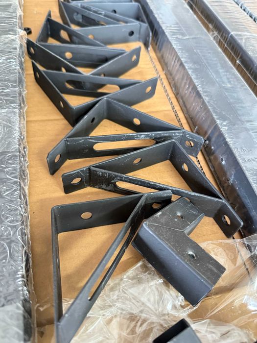 Stojak metalowy na drewno opałowe Kesser czarny