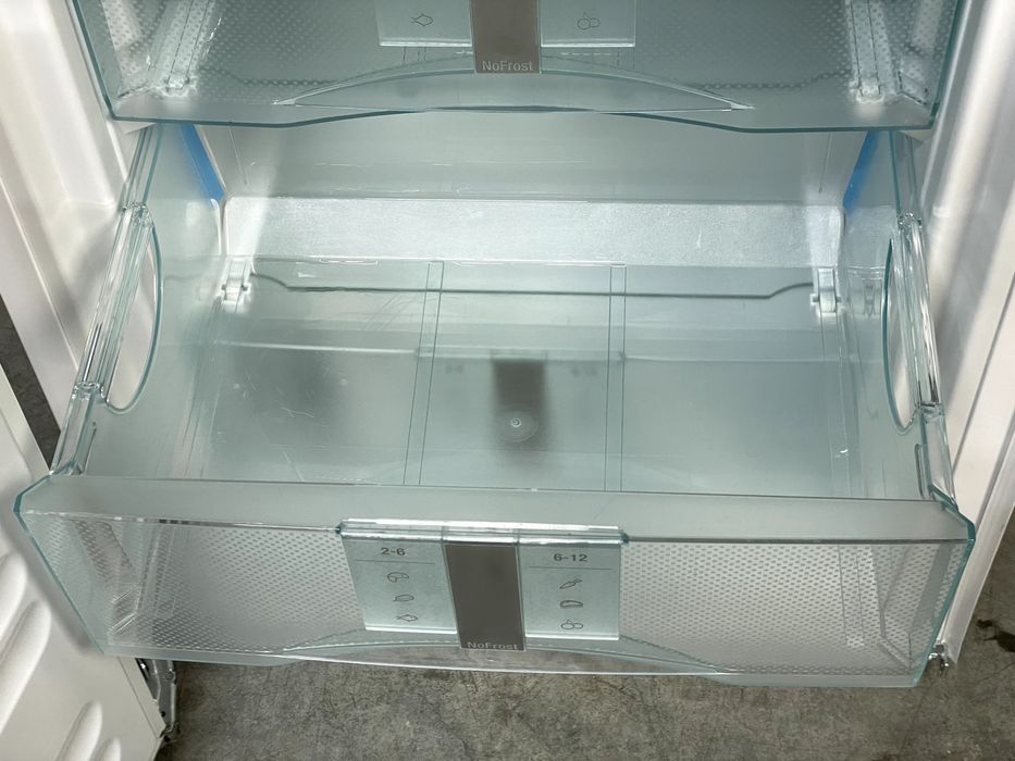 Вбудована Морозильна камера Liebherr IGN 1064 Під стільницю