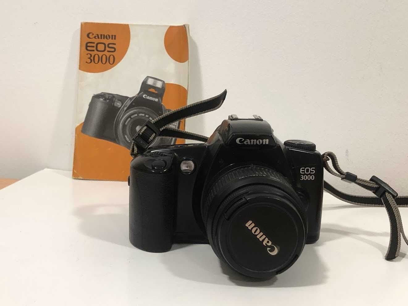 Canon EOS 3000 com lente Canon Zoom lens EF 38-76mm 4.5-5.6