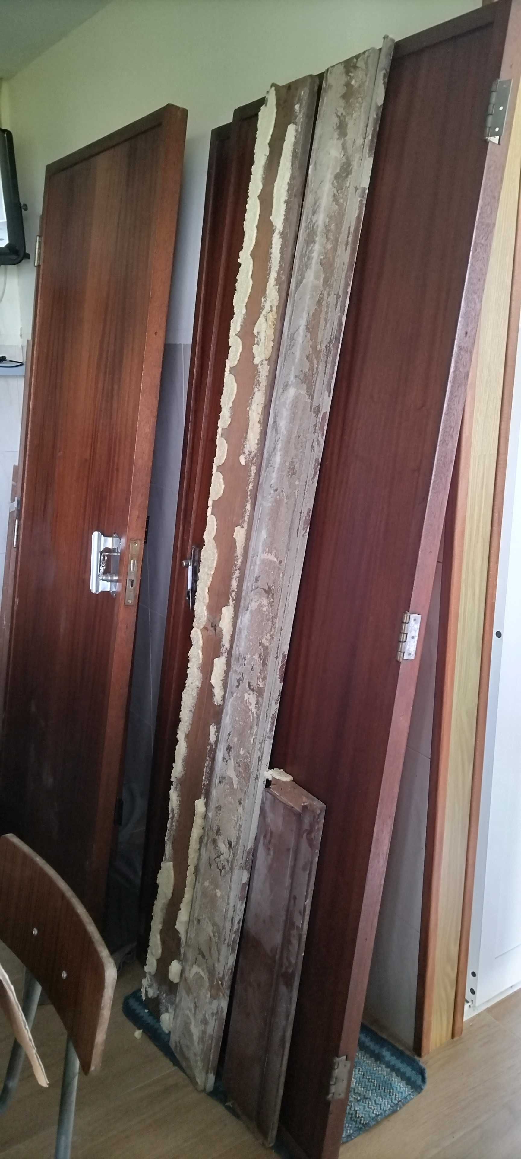 portas de madeira