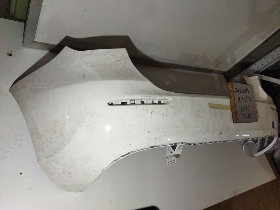 Parachoque Mercedes B180 trás 2019