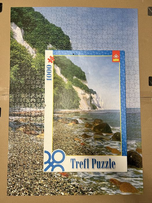Puzzle Trefl 1000 el. stan bardzo dobry, kompletne