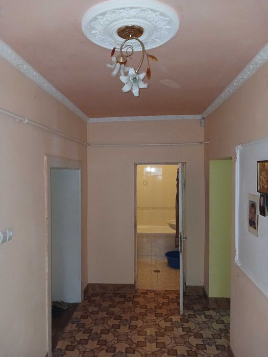 Будинок на дві сім'ї в с. Гут біля майбутнього термального комплексу