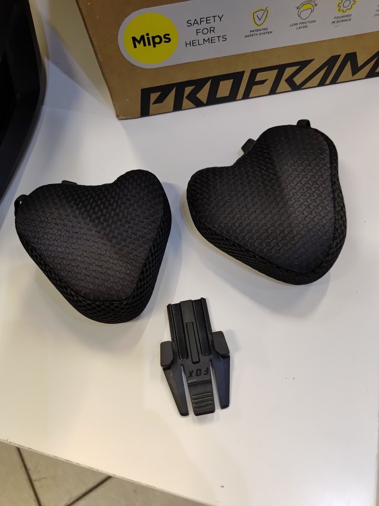 Kask FOX PROFRAME RS HFB6 cross rower czarny mat Matte Black roz  L