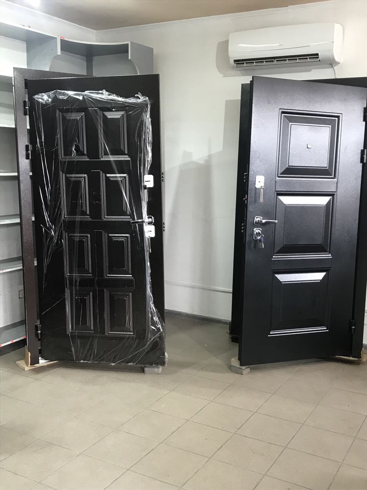 Двері вхідні броньовані РОЗПРОДАЖ ціна від 6500гр.