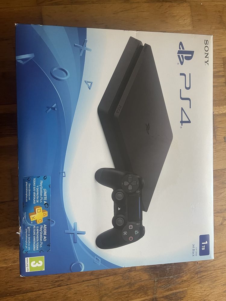 Ps4 1TB com 2 comandos e 1 jogos ou troco por trotinete