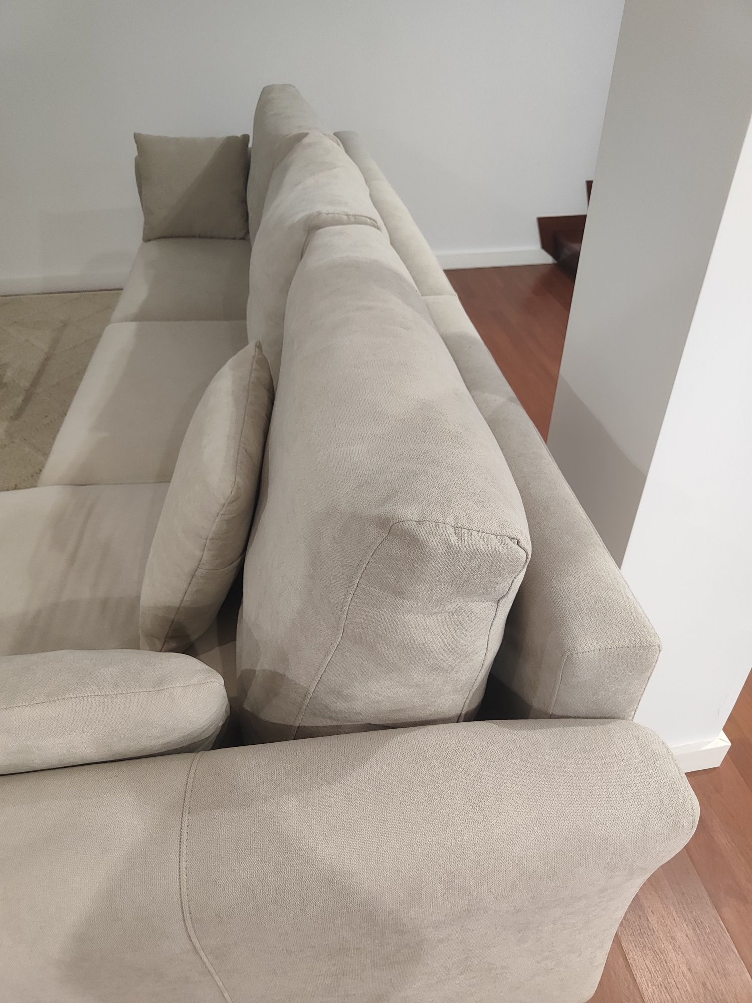 Sofá com Chaise JOM PORTIMÃO
