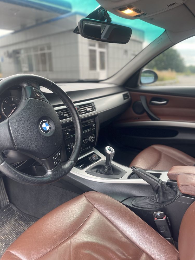 BMW E90   Чудовий стан