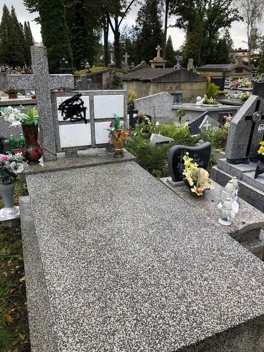 Grobowiec na Cmentarzu Komunalnym w Nowym Sączu!