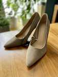 Buty na obcasie Reserved