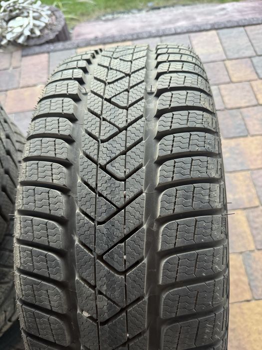 Opony Pirelli Zimowe Runflat 225/40 R19