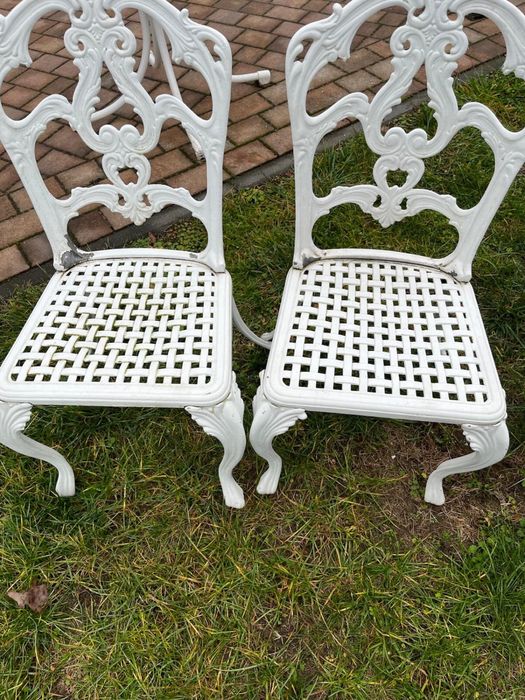 Krzesla zeliwne 2 sztuki