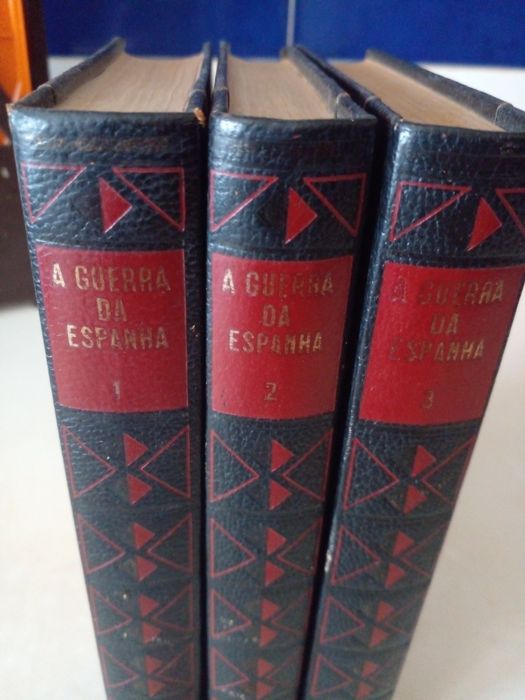 A Guerra de Espanha em 3 livros encadernados(SÓ 2 EUR Cada)