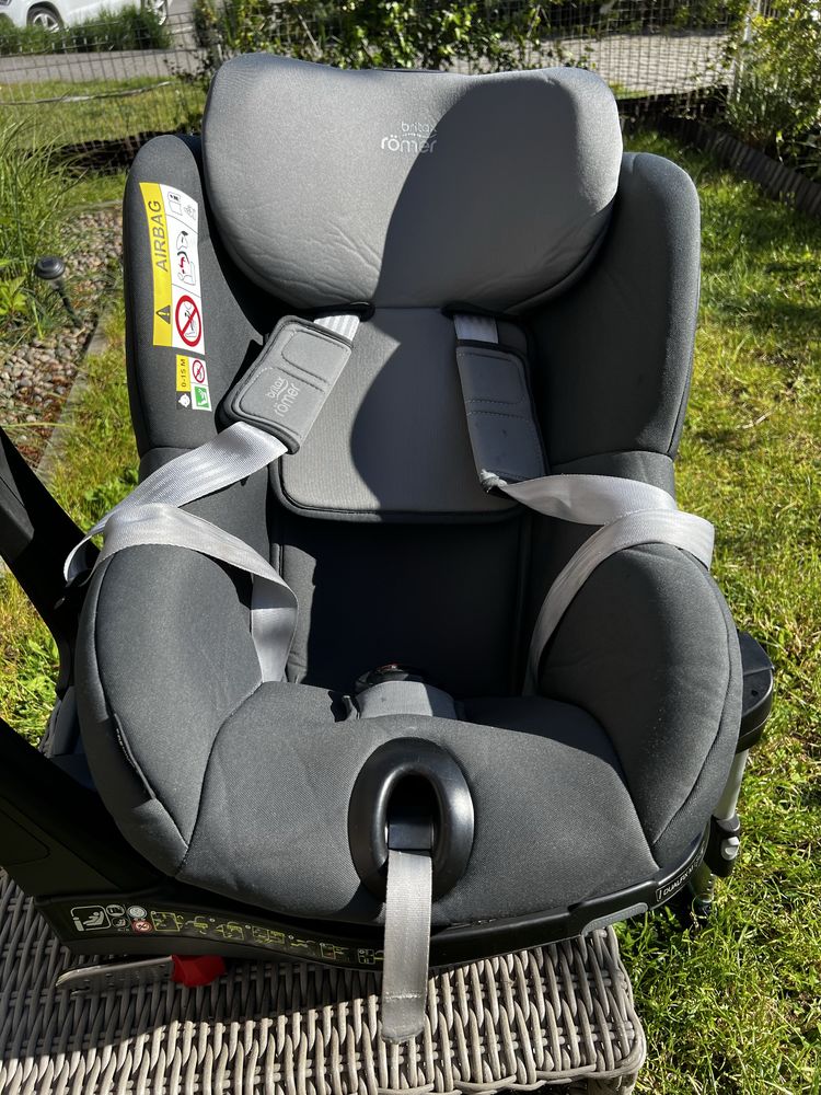 Obrotowy fotelik samochodowy Britax Römer DUALFIX M i-SIZE 18kg 105cm