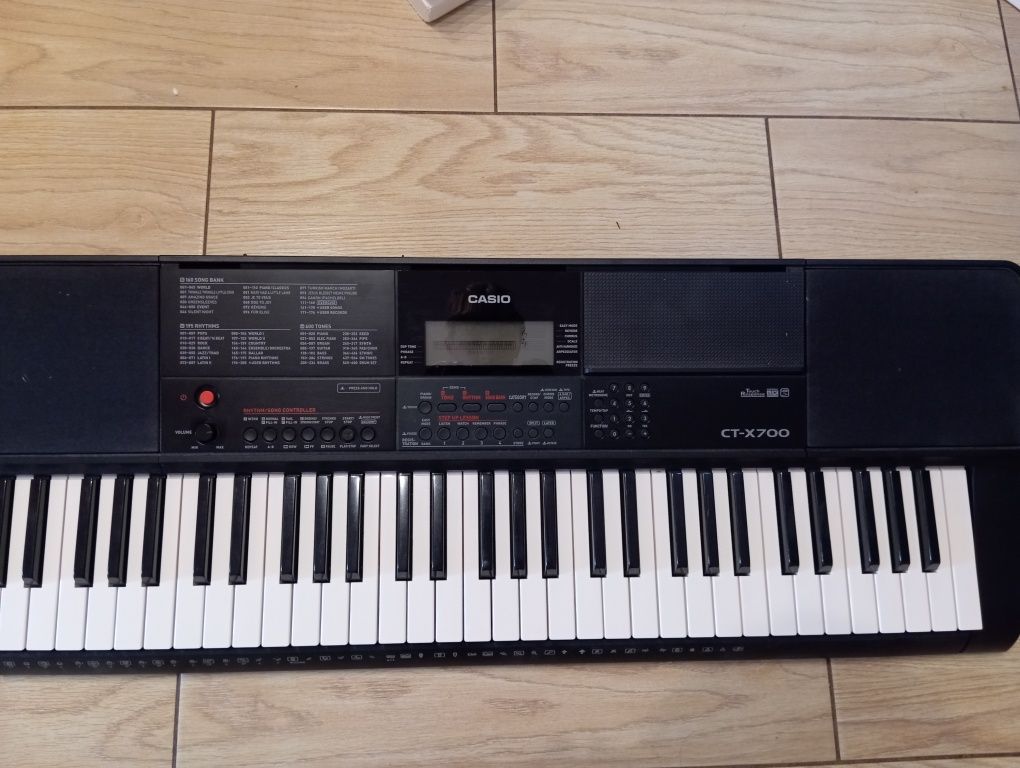 Keyboard CASIO CT-X700