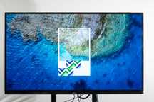 Monitor NEC E654 65” – sprawny obraz, drobne rysy - okazja!