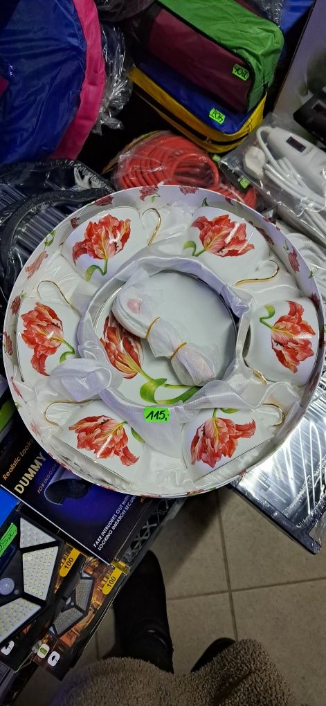 Zestaw kawowy filiżanki porcelanowe spodki łyżeczki tulipany po 6 sztu