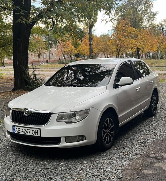 Автомобіль Skoda Superb